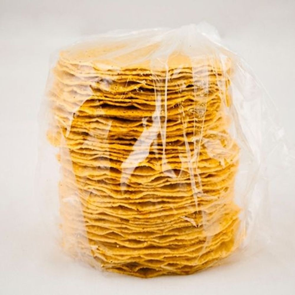 Fotografía de tostadas de maíz a granel